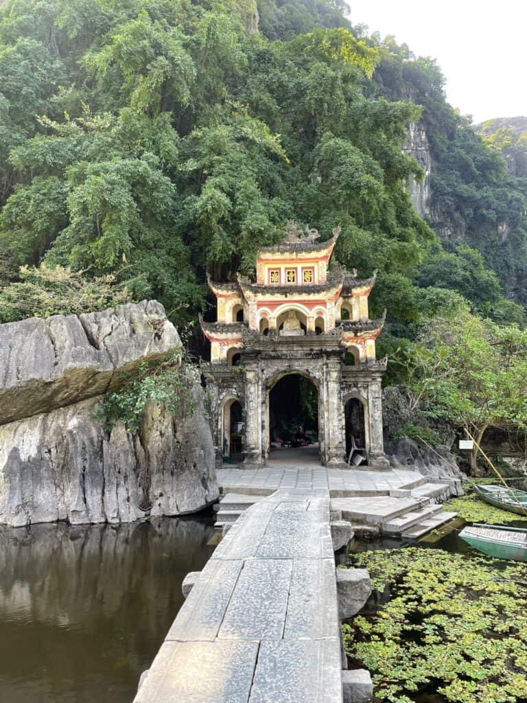 Pagoda Bich Dong
